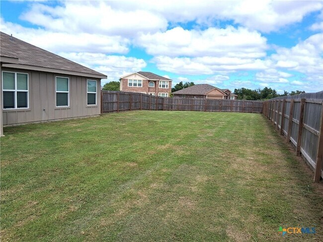 Building Photo - 3010 Privet Dr