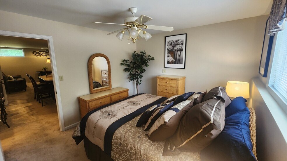 Building Photo - 6576 Johnson Cir