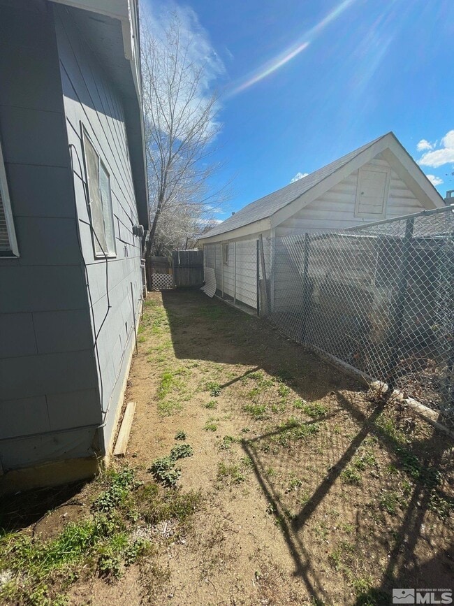 Building Photo - 854 G St