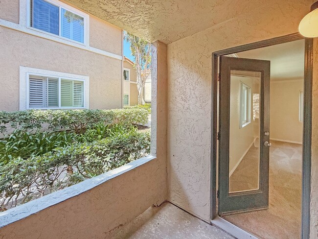 Building Photo - Gorgeous 1B/1BA Condo w/ Washer/Dryer, Walk-In Closet & Resort-Style Amenities!