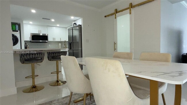 Building Photo - 2333 Brickell Ave