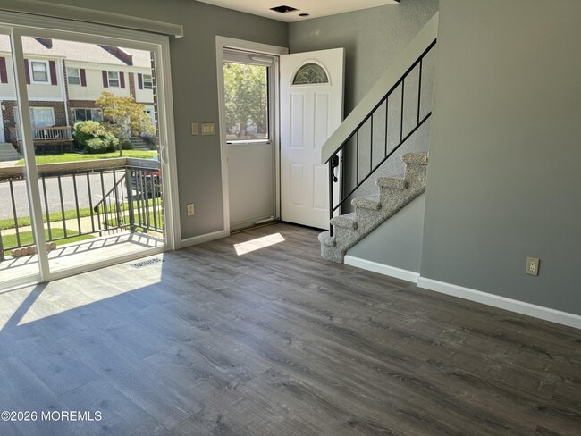 Building Photo - 53 Primrose Ln