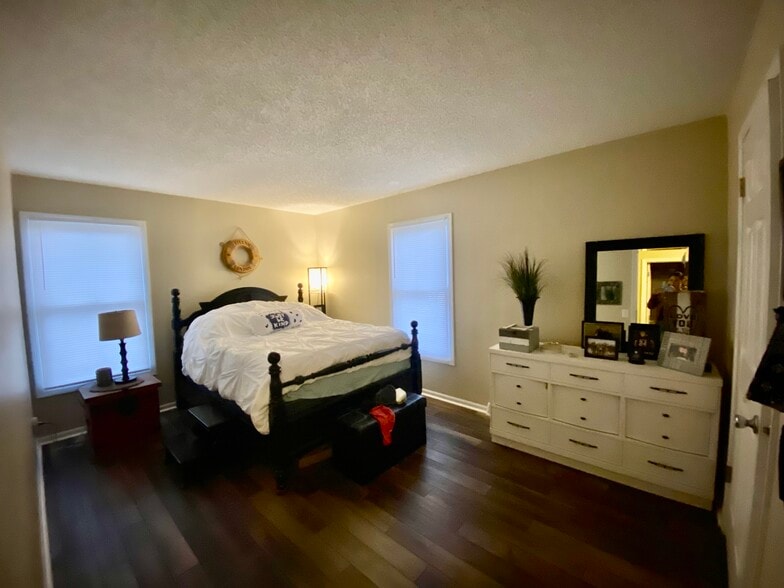 Primary Bedroom - 424 Thomas St