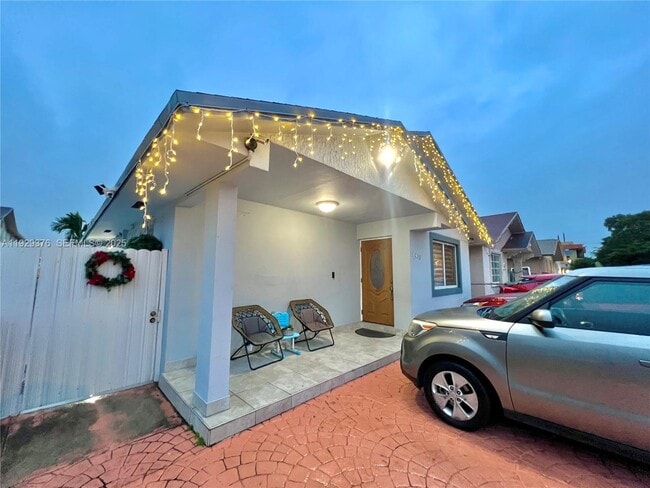 Building Photo - 1430 W 42nd St