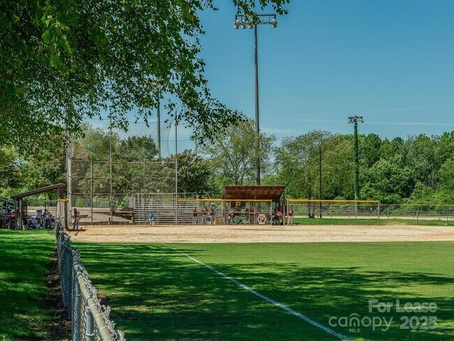 Building Photo - 3506 Auburn Curb Rd