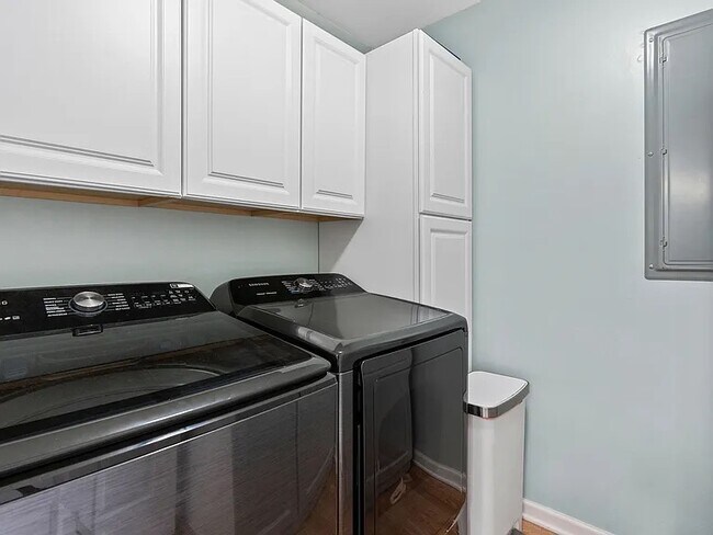 Building Photo - 509 Harold Prewett Dr