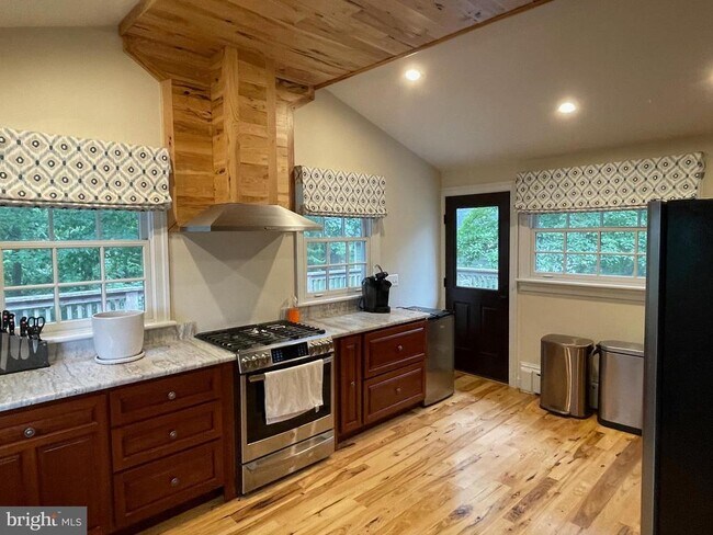 Building Photo - 3317 Black Rock Rd