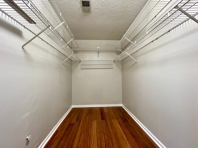 Building Photo - 8607 Kirkley Glen Ln
