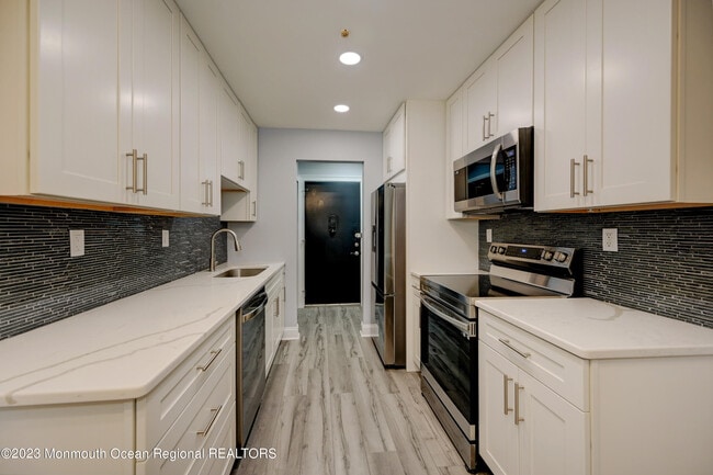 Building Photo - 58 Amberly Dr