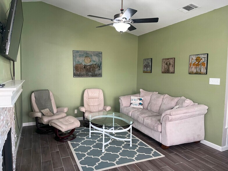 Building Photo - 3430 Ridge Smoke