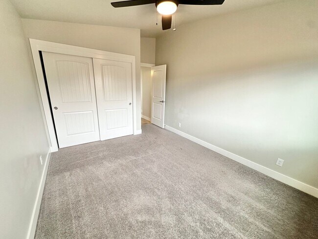 Building Photo - Beautiful Red Waters Home