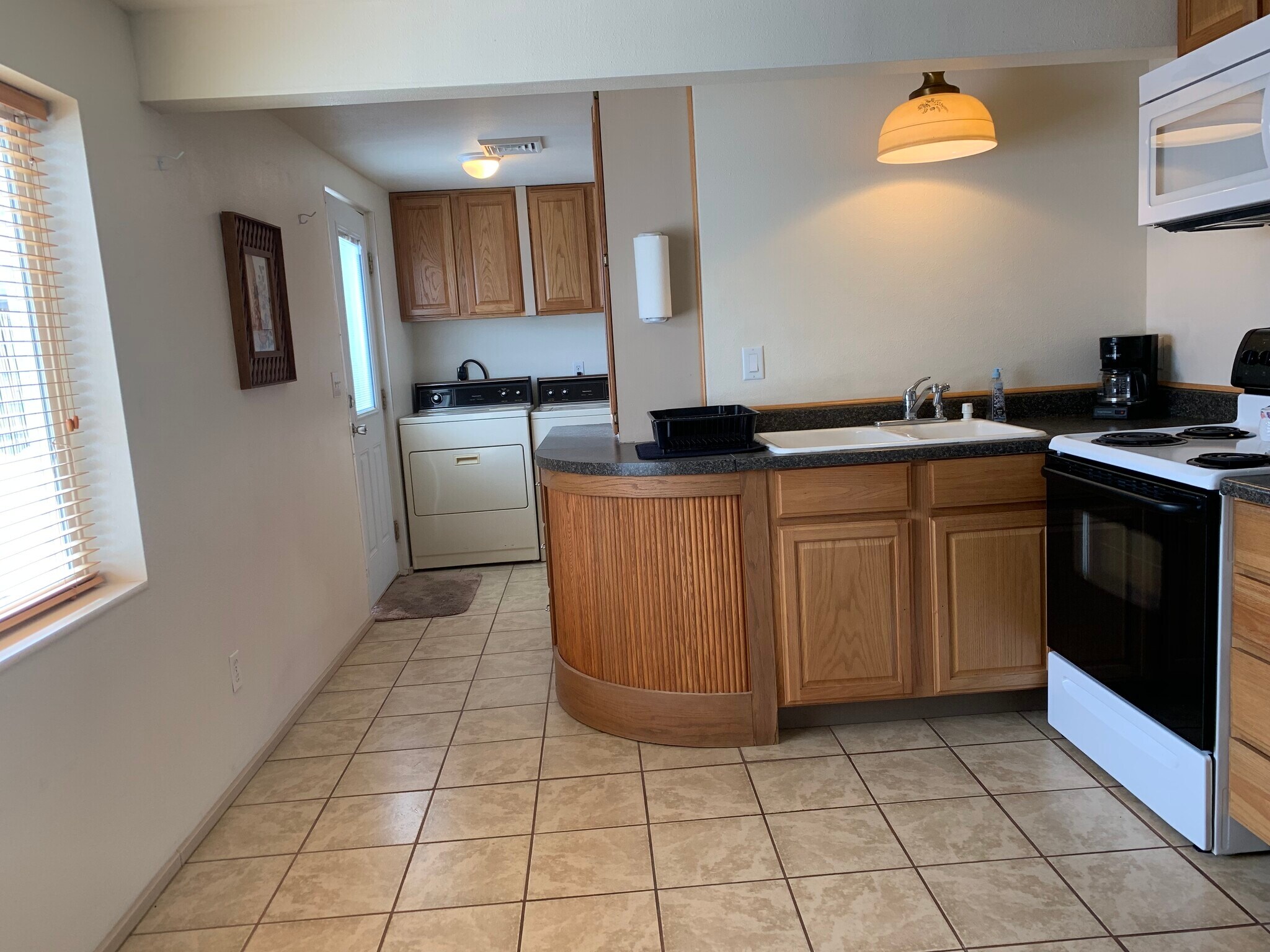 Building Photo - 1227 Parkhill Dr