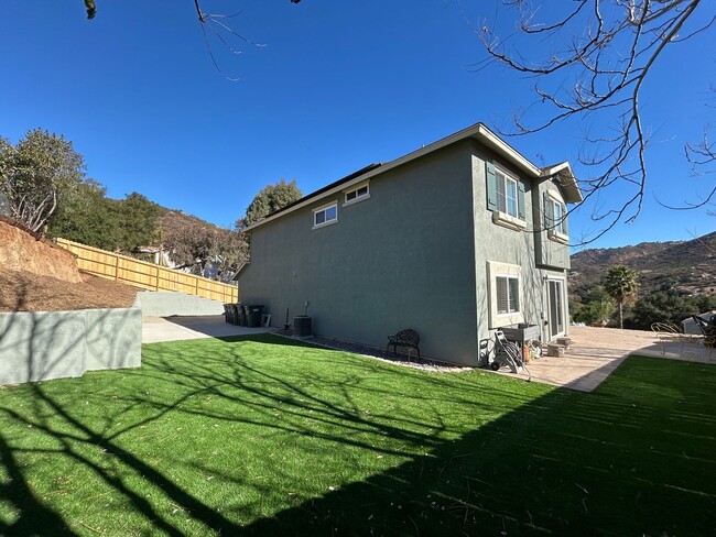 Building Photo - Fully Remodeled 3 bed 2.5 bath Home in the...