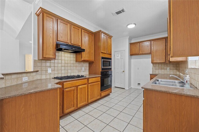 Building Photo - 2106 Hawks Rd