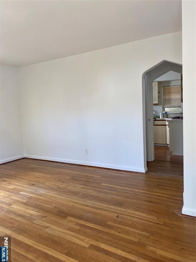 Building Photo - 139 Phelps Ave