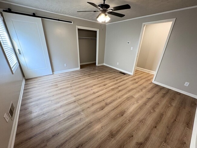 Building Photo - PRE-LEASING FOR AUGUST 9 2026!