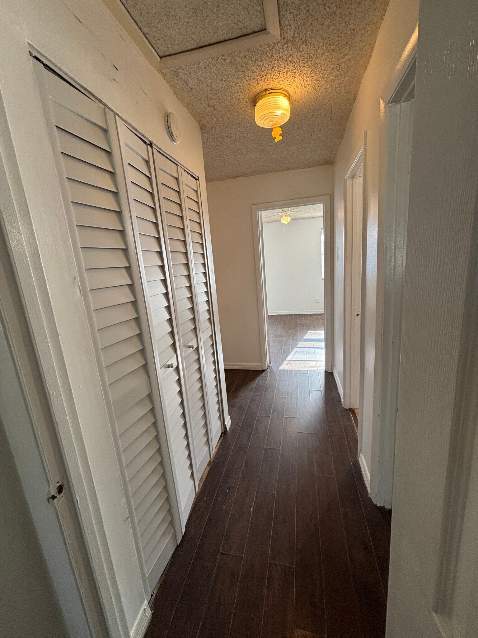 Building Photo - 5148 Tennis Court Cir