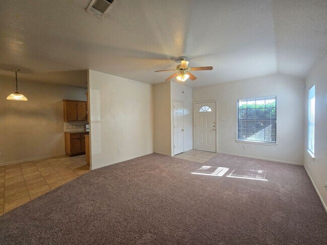 Building Photo - 2802 Lucille Dr