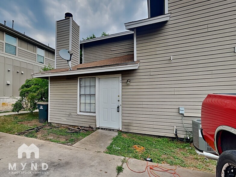 Building Photo - 2214 Creekside Ln