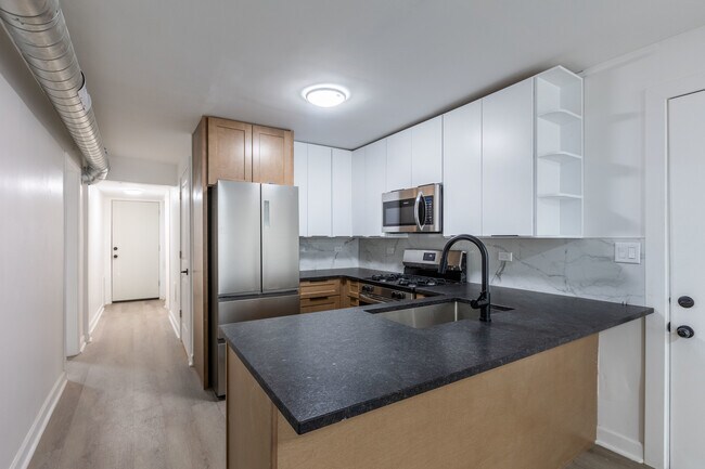 Building Photo - 1841 N Kedzie Ave