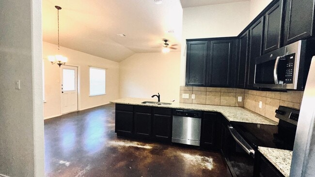 Building Photo - Beautiful 3 bedroom near Potranco!