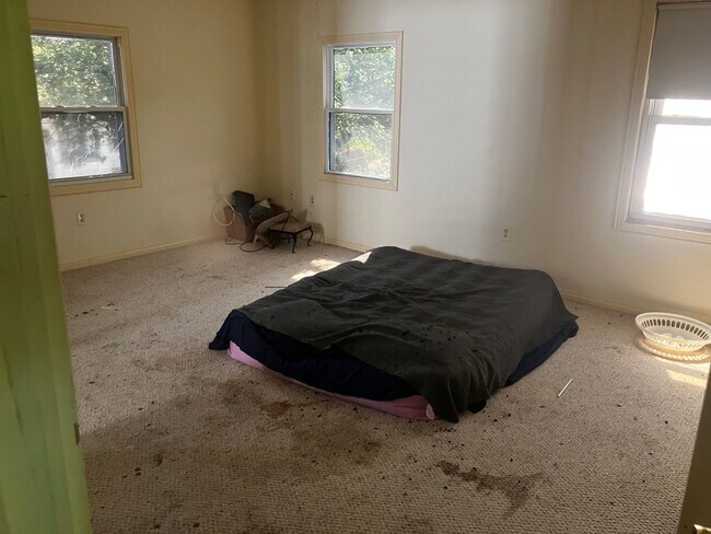 Building Photo - Low Money Down Rental Opportunity (For Sale)