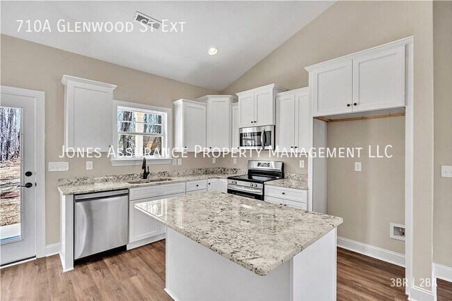 Building Photo - 710 Glenwood St