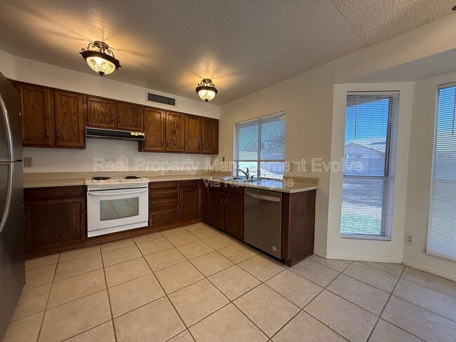 Building Photo - 20831 N 16th Ave