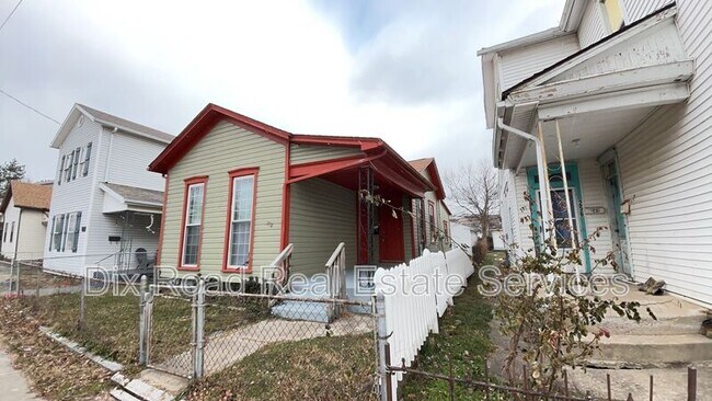 Building Photo - 252 McClure St