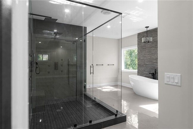 Building Photo - 1331 Diamond Ave SE