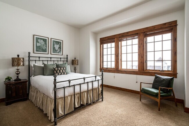 Building Photo - 12 Silver Star Drive