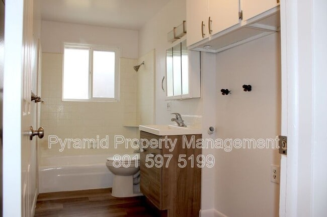 Building Photo - 985 S 600 W