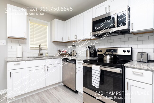 Building Photo - 721 Hampstead Pl