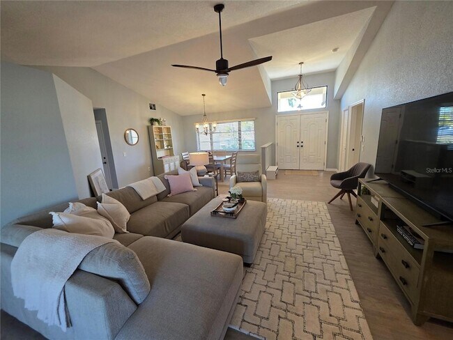 Building Photo - 13 Seaward Cir