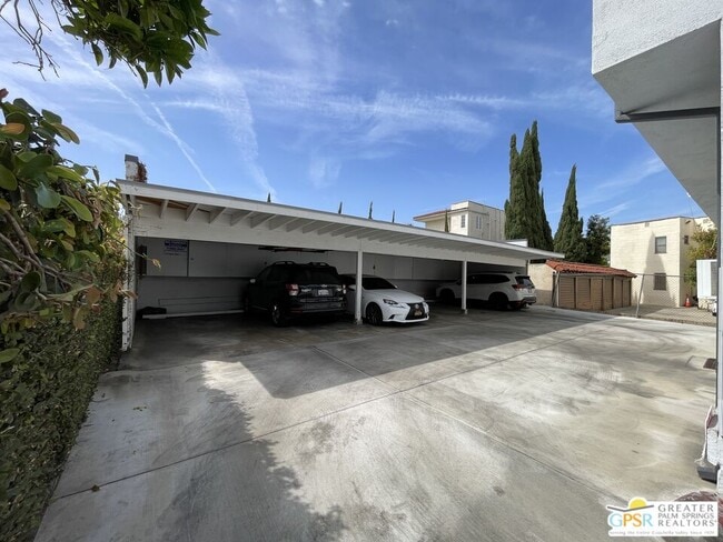 Building Photo - 1057 S Genesee Ave