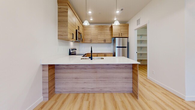 Building Photo - 1123 W 250 S