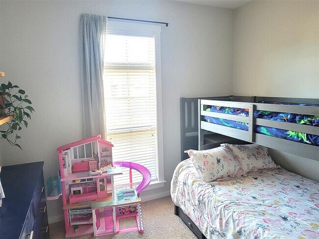 Building Photo - 821 Hedgefield Way