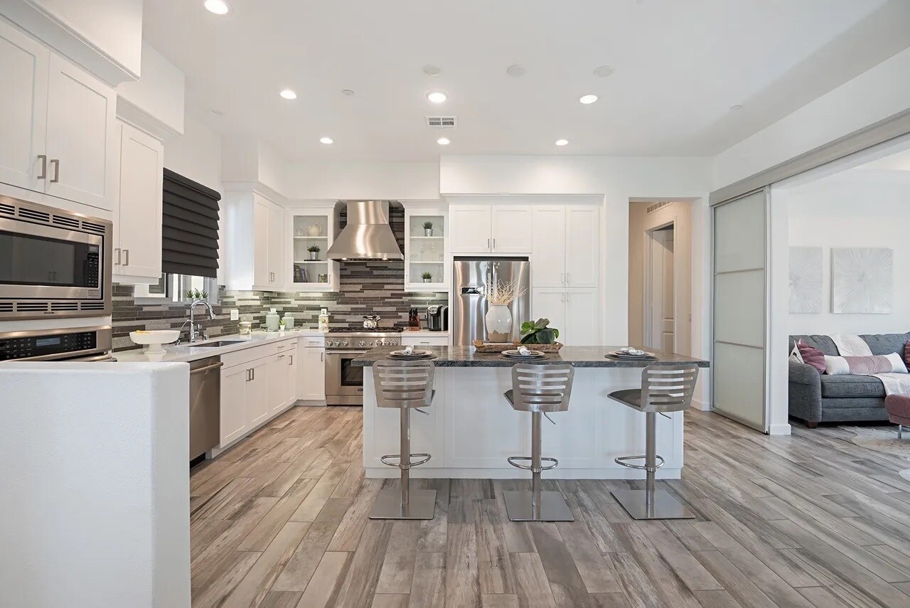 Building Photo - 168 Follyhatch