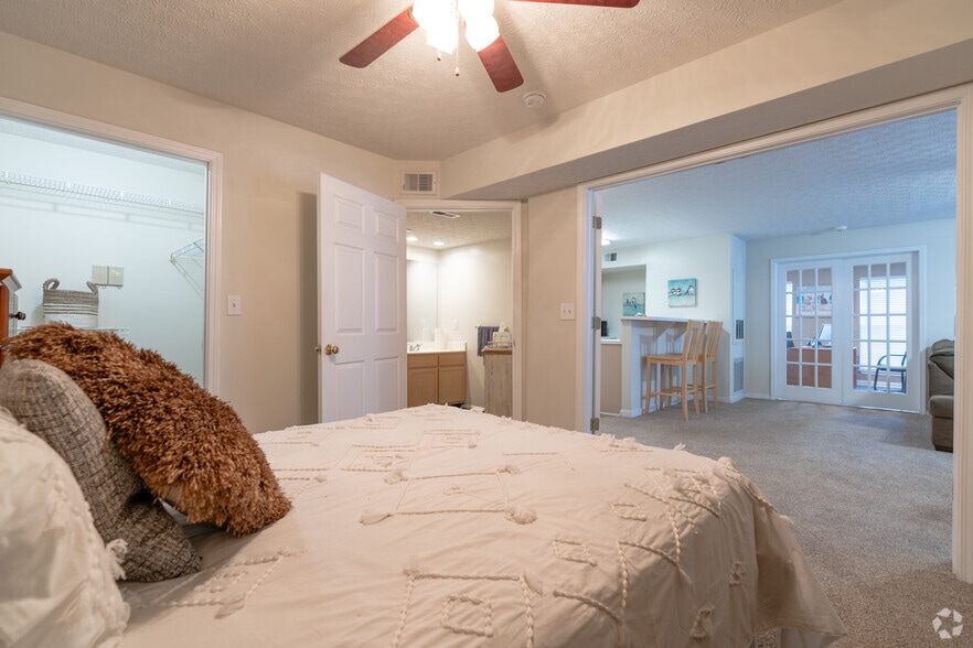 Primary Photo - Willow Oaks Apartments