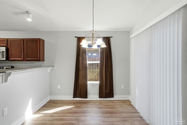 Building Photo - 8105 Nalo Creek Loop