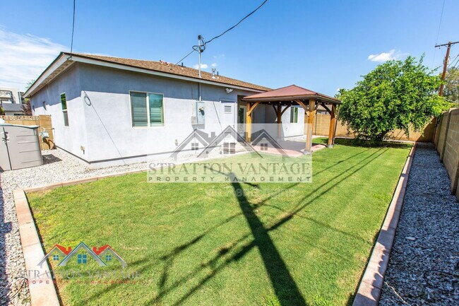 Building Photo - 2249 E Sells Dr