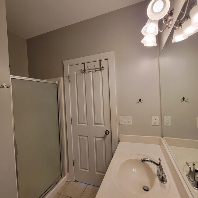 Building Photo - 1111 Surrey Ln