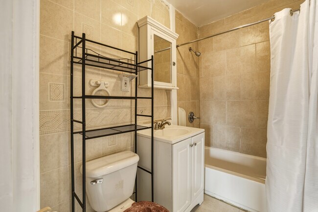 Building Photo - 1 William St