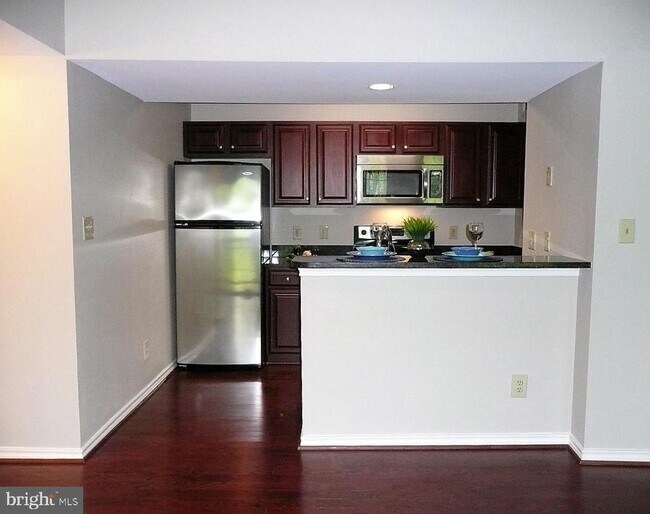 Building Photo - 3903 Penderview Dr