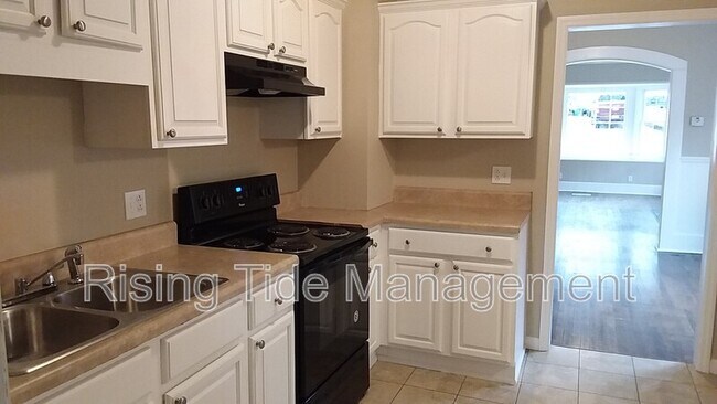 Building Photo - 104 Walker Ave