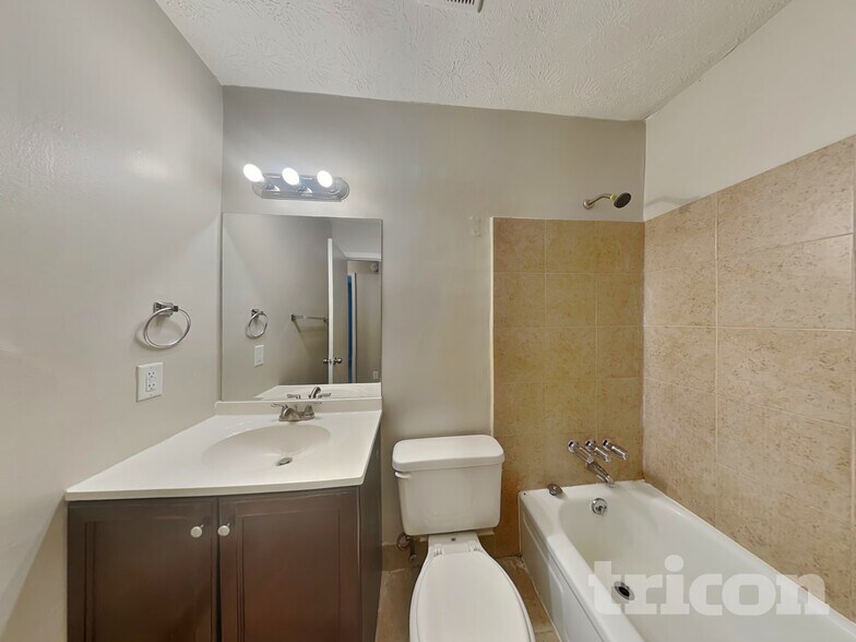 Building Photo - 103 Valley Rd