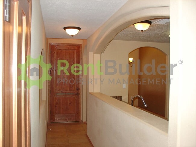 Building Photo - 9404 Endee Rd NW