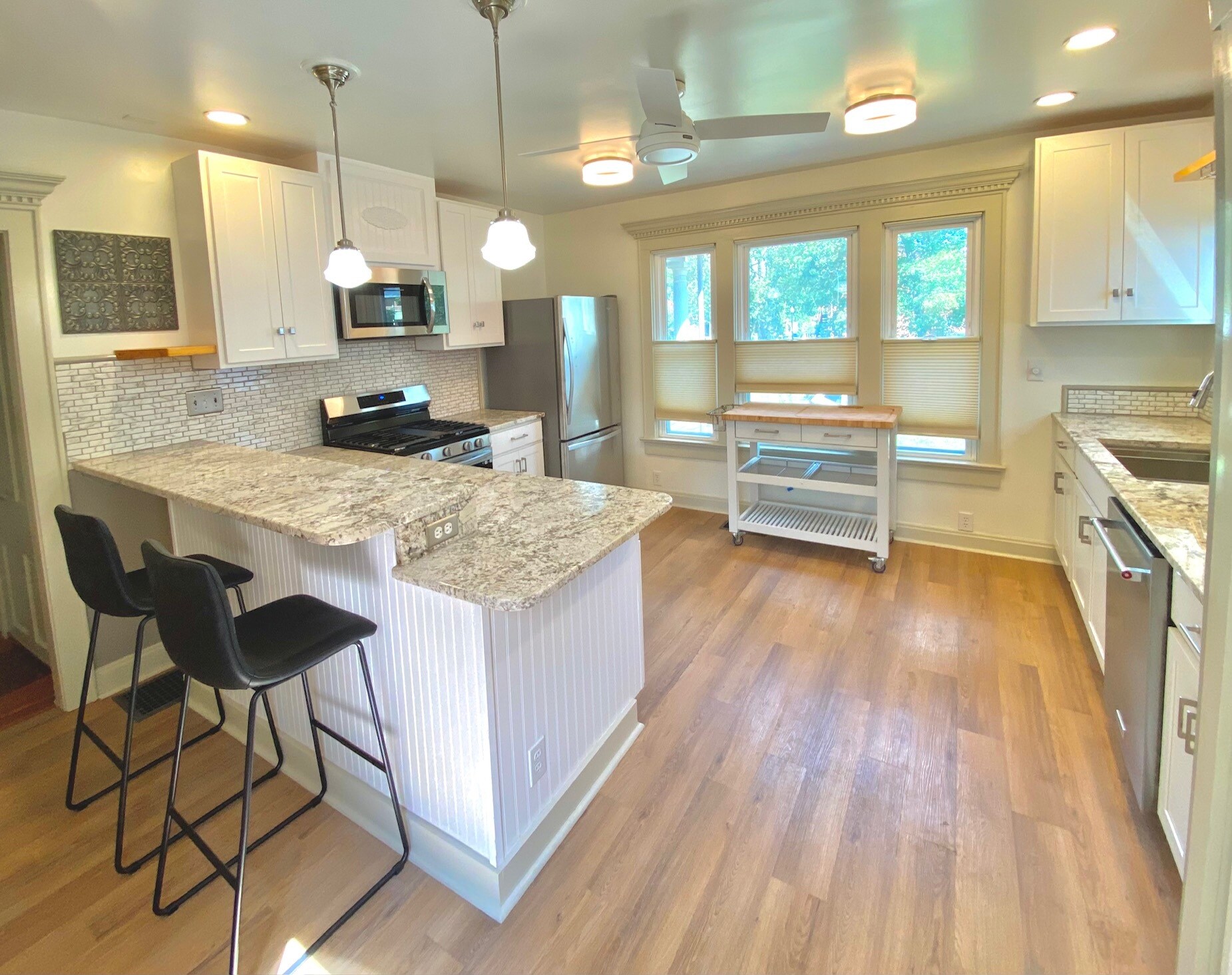 Custom kitchen with brand new appliances. - 1321 Highland St