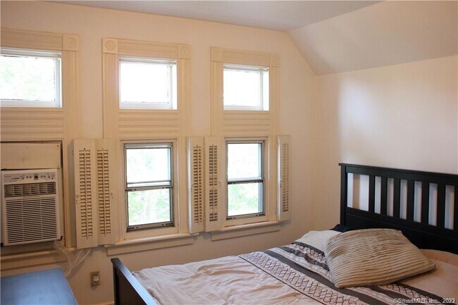 Building Photo - 45 Trumbull St