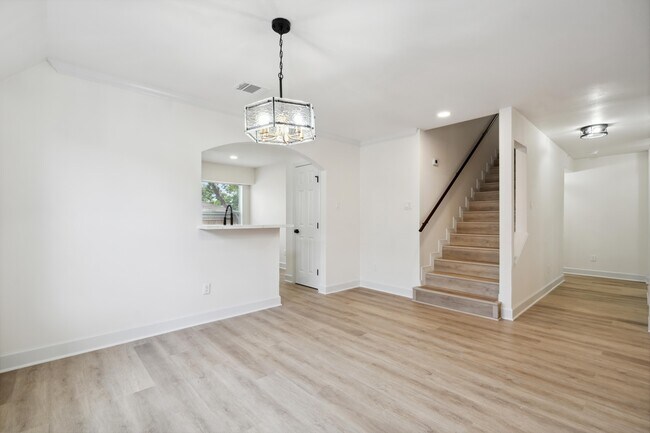 Building Photo - 5847 Southington St